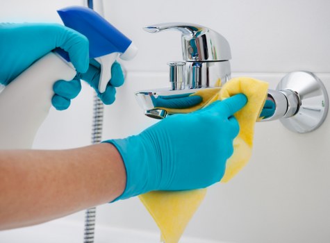 Desk and communal area cleaning in an NW5 workplace